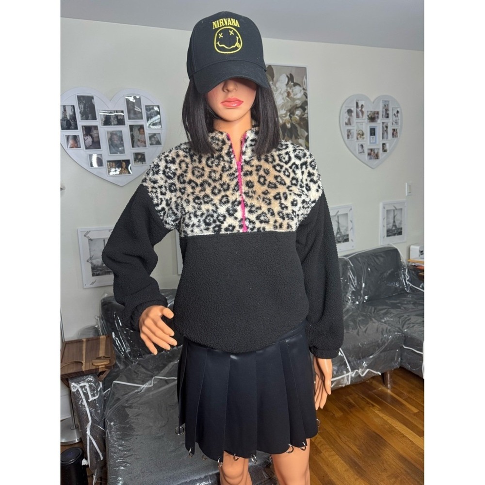 Cozy Leopard-Trim Black Fleece Pullover Jacket